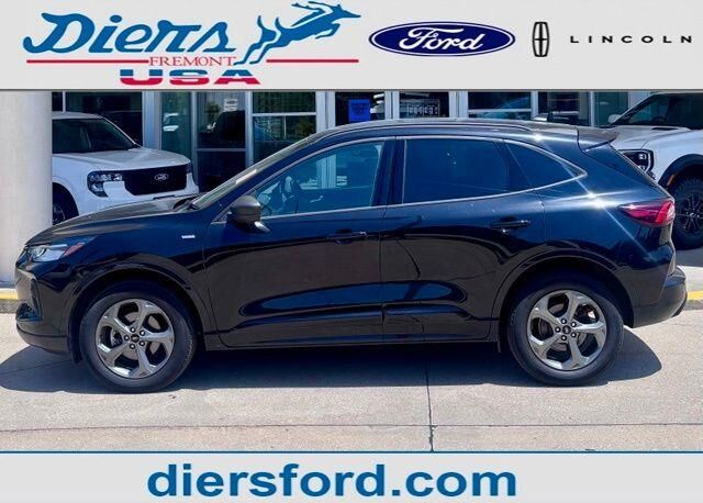 2024 Ford Escape ST-Line — photo 1 of 25