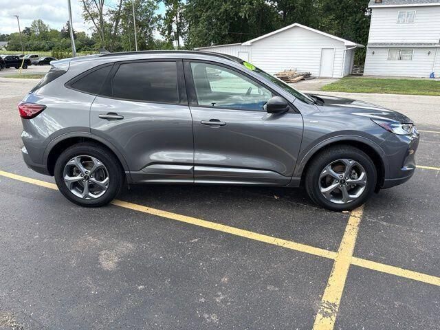 2024 Ford Escape ST-Line — photo 1 of 26