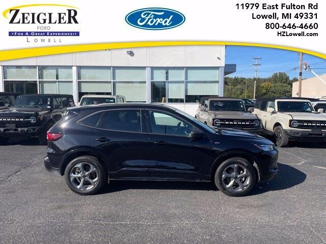 2024 Ford Escape ST-Line — photo 1 of 13