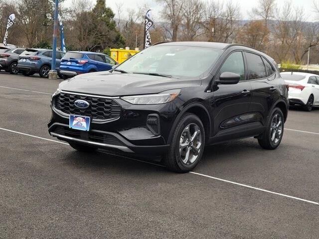 2025 Ford Escape ST-Line — photo 1 of 13