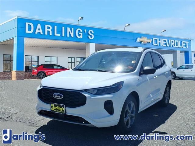 2023 Ford Escape ST-Line — photo 1 of 13