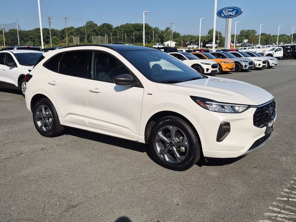 2023 Ford Escape ST-Line — photo 1 of 14