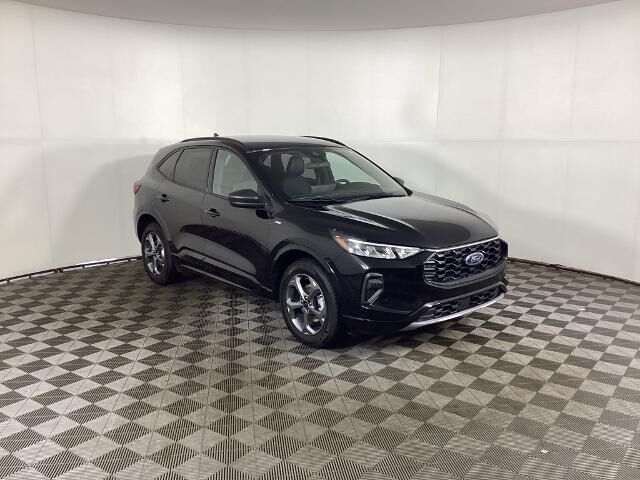 2023 Ford Escape ST-Line — photo 1 of 13