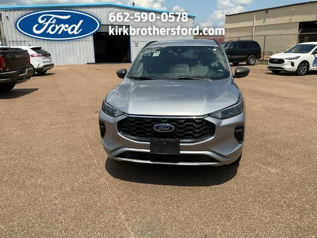 2024 Ford Escape ST-Line — photo 1 of 26