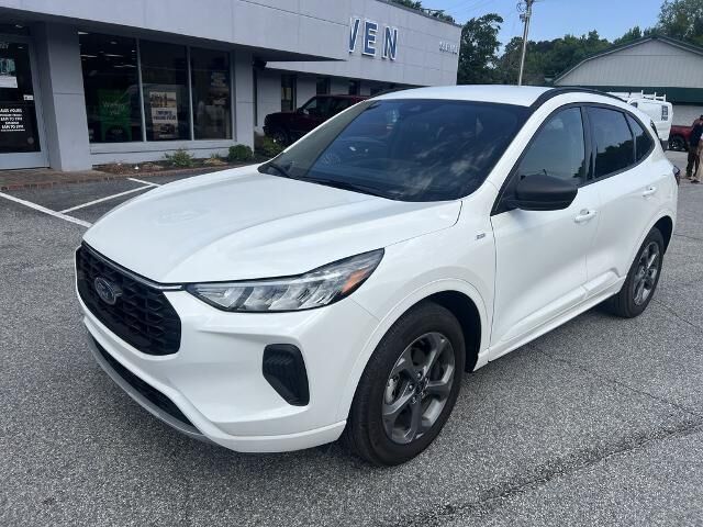 2024 Ford Escape ST-Line — photo 1 of 27