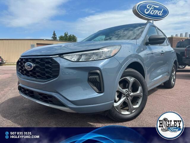 2024 Ford Escape ST-Line — photo 1 of 26