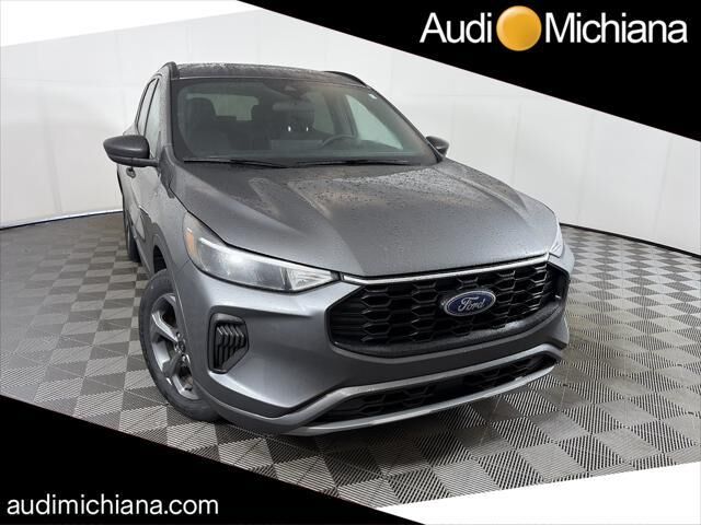 2024 Ford Escape ST-Line — photo 1 of 13