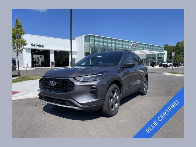 2025 Ford Escape ST-Line — photo 1 of 26