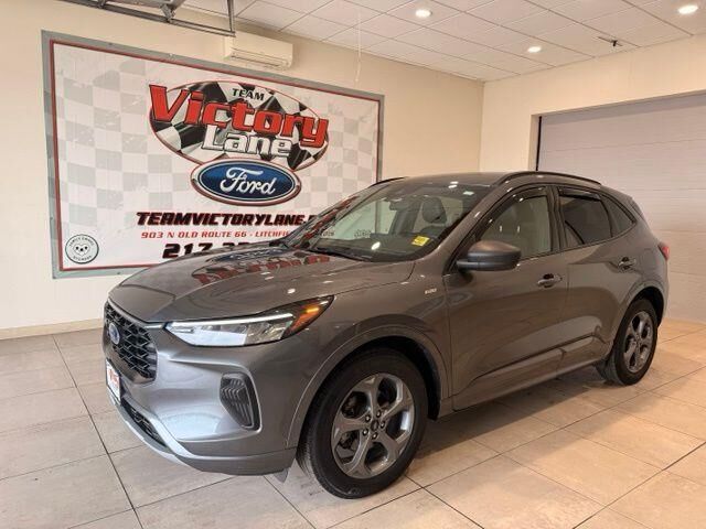 2023 Ford Escape ST-Line — photo 1 of 13