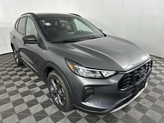 2024 Ford Escape ST-Line — photo 1 of 13