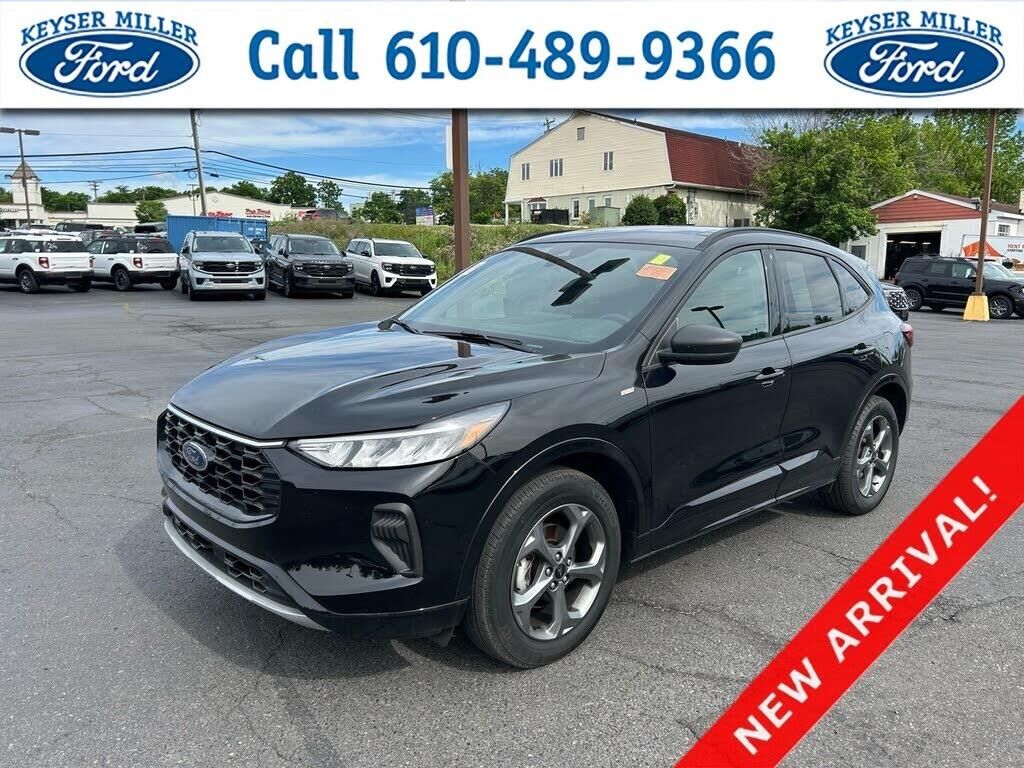 2024 Ford Escape ST-Line — photo 1 of 3