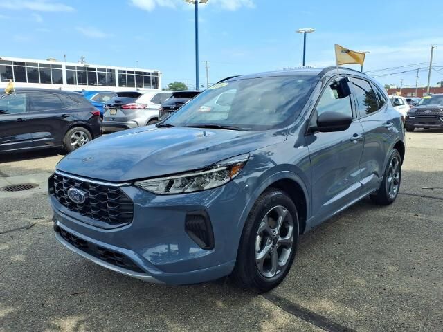 2024 Ford Escape ST-Line — photo 1 of 1
