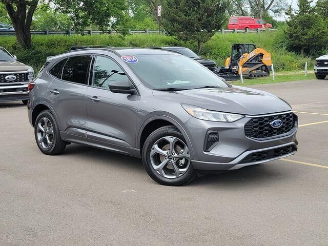 2024 Ford Escape ST-Line — photo 1 of 26