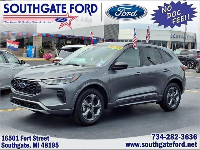2024 Ford Escape ST-Line — photo 1 of 13