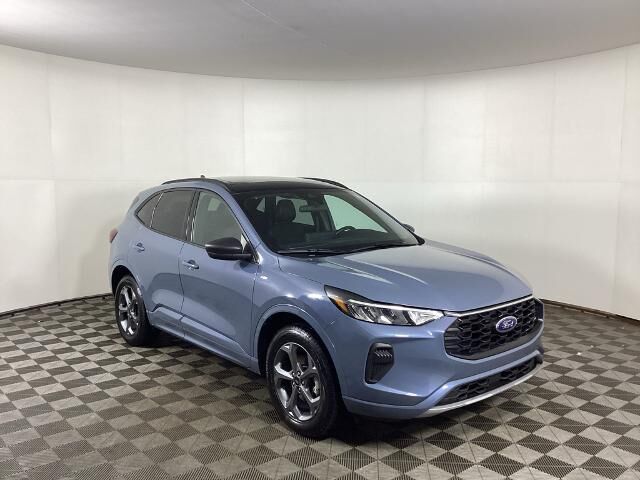 2024 Ford Escape ST-Line — photo 1 of 27