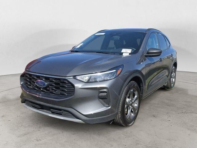 2025 Ford Escape ST-Line — photo 1 of 3