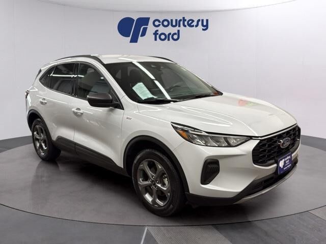2025 Ford Escape ST-Line — photo 1 of 26