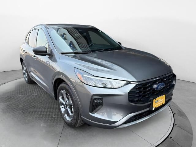 2023 Ford Escape ST-Line — photo 1 of 26