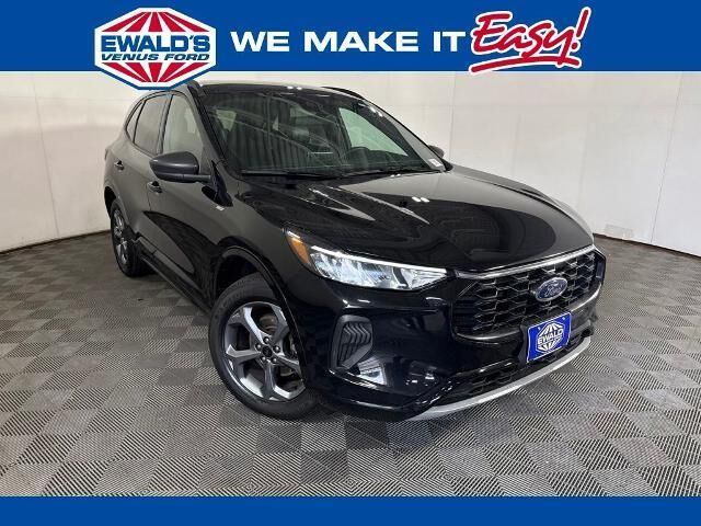 2023 Ford Escape ST-Line — photo 1 of 13