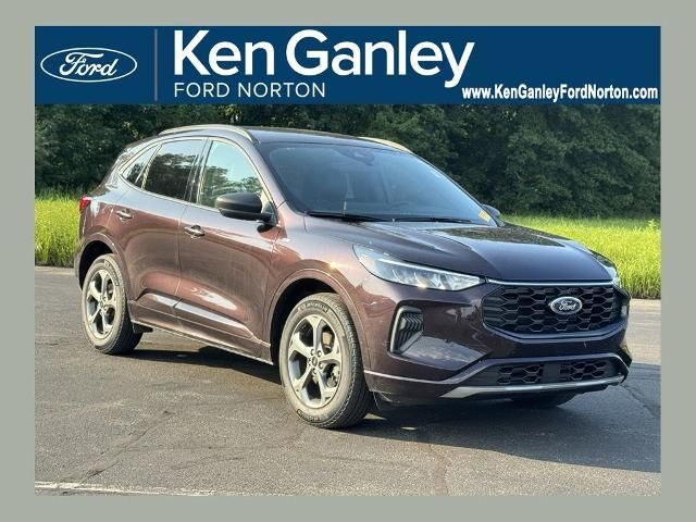 2023 Ford Escape ST-Line — photo 1 of 26