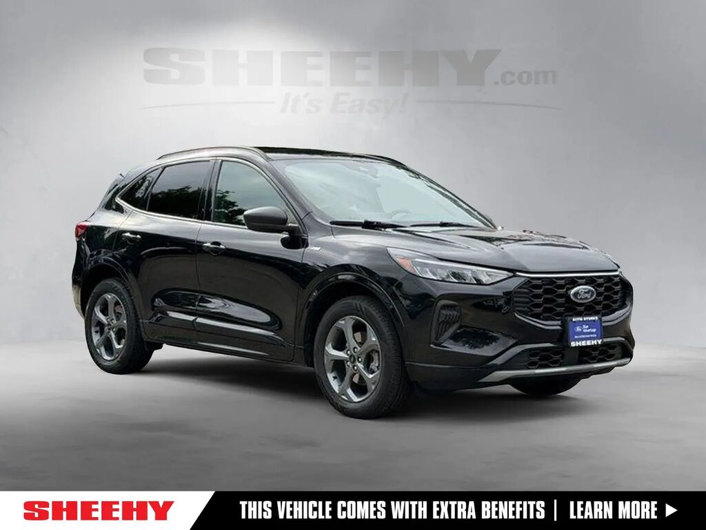 2023 Ford Escape ST-Line — photo 1 of 23