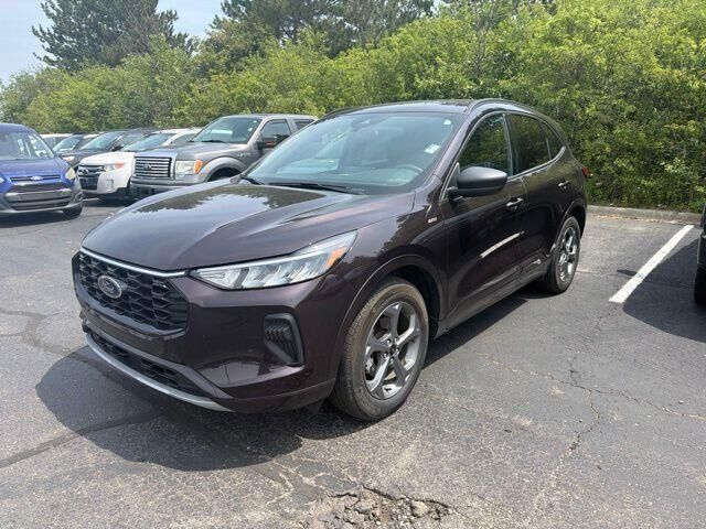 2023 Ford Escape ST-Line — photo 1 of 2