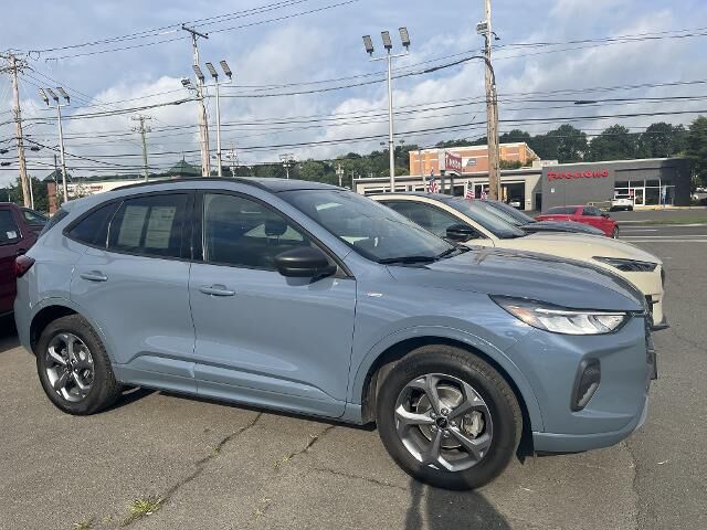 2023 Ford Escape ST-Line — photo 1 of 26