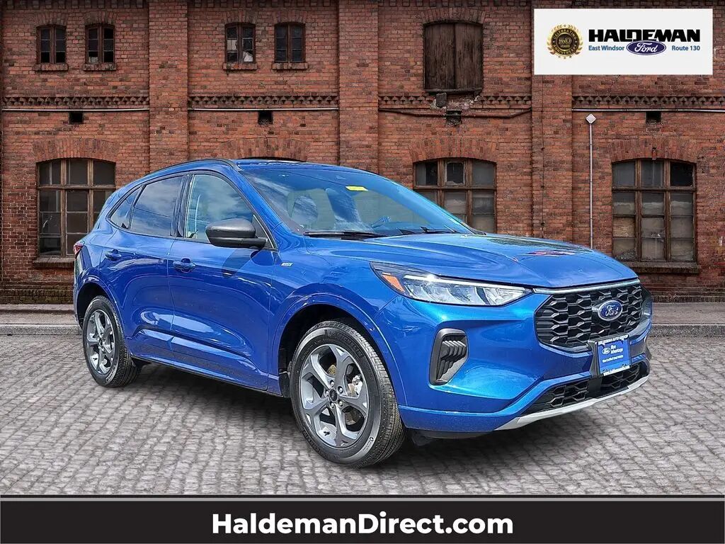 2023 Ford Escape ST-Line — photo 1 of 13