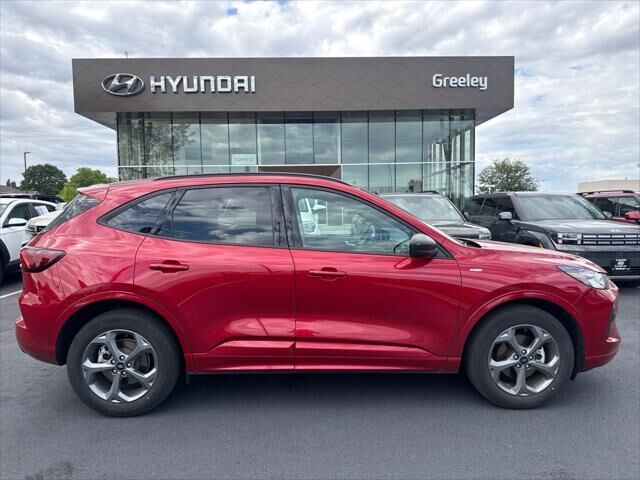 2023 Ford Escape ST-Line — photo 1 of 18