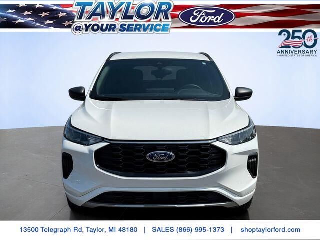 2023 Ford Escape ST-Line — photo 1 of 12