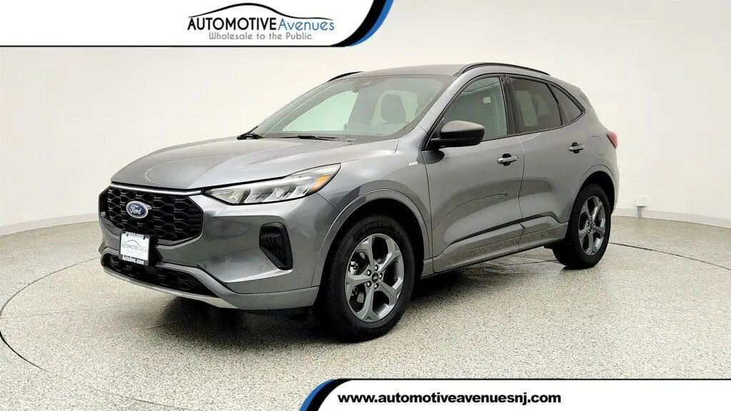 2024 Ford Escape ST-Line — photo 1 of 13