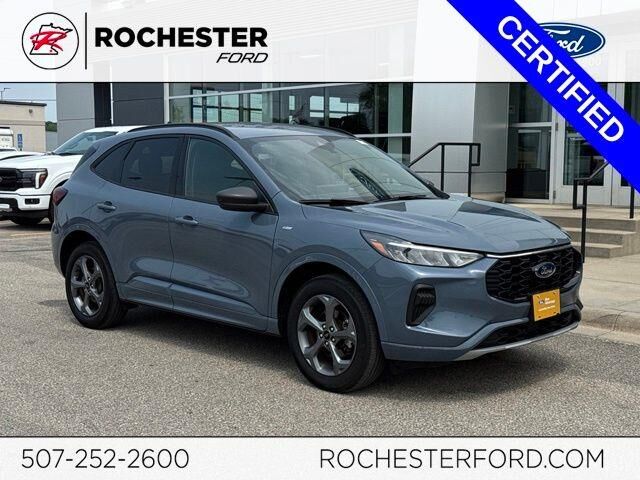 2024 Ford Escape ST-Line — photo 1 of 39