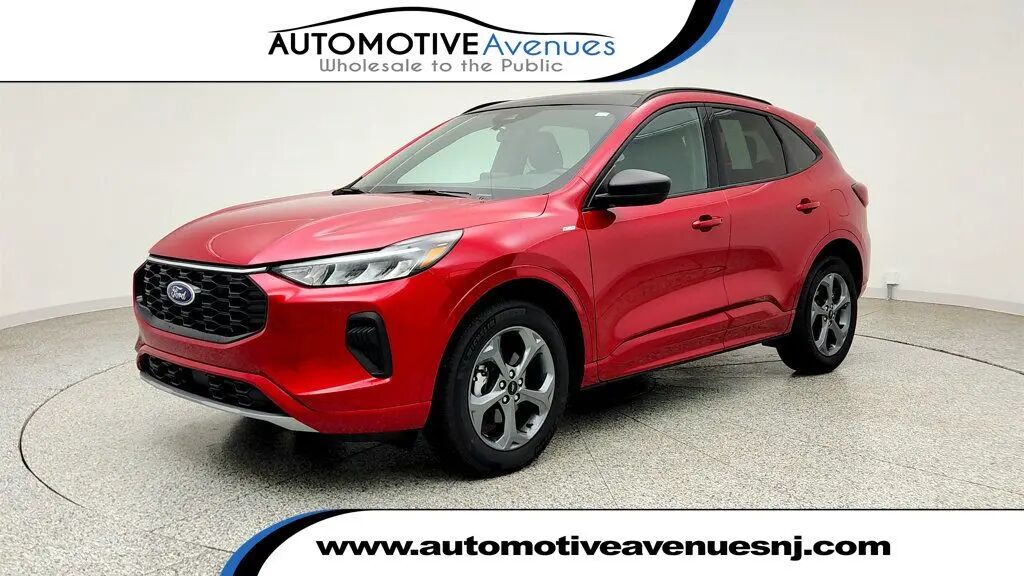 2024 Ford Escape ST-Line — photo 1 of 26