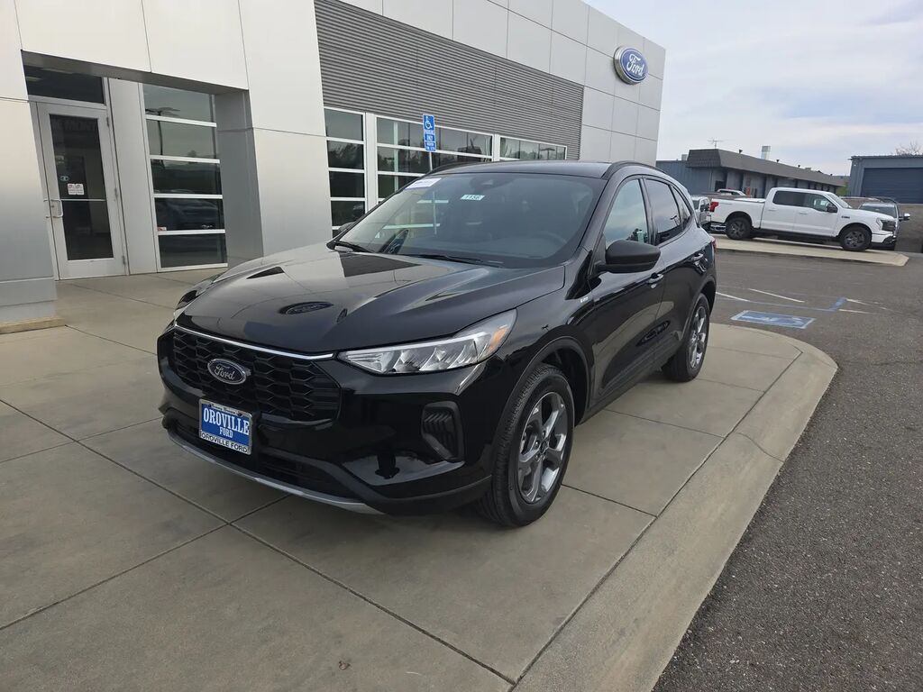 2025 Ford Escape ST-Line — photo 1 of 13
