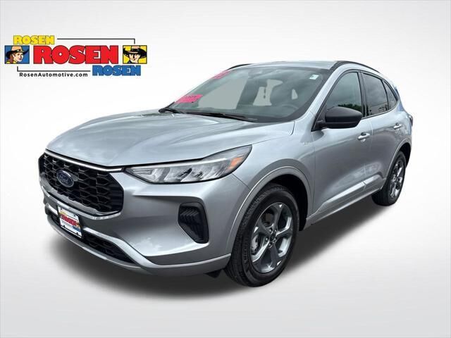 2023 Ford Escape ST-Line — photo 1 of 13