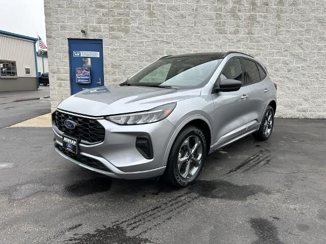 2023 Ford Escape ST-Line — photo 1 of 13