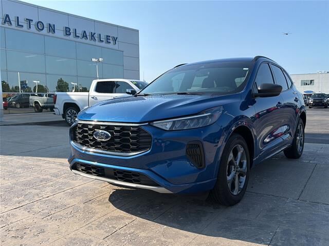 2023 Ford Escape ST-Line — photo 1 of 26