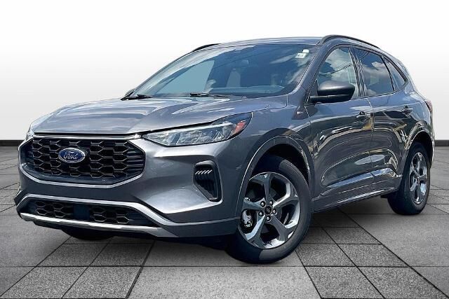 2023 Ford Escape ST-Line — photo 1 of 26