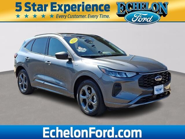 2024 Ford Escape ST-Line — photo 1 of 13