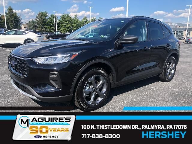 2025 Ford Escape ST-Line — photo 1 of 37