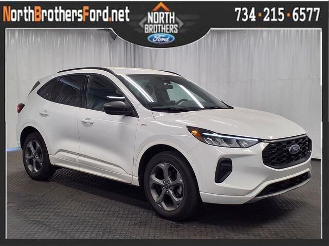 2023 Ford Escape ST-Line — photo 1 of 40