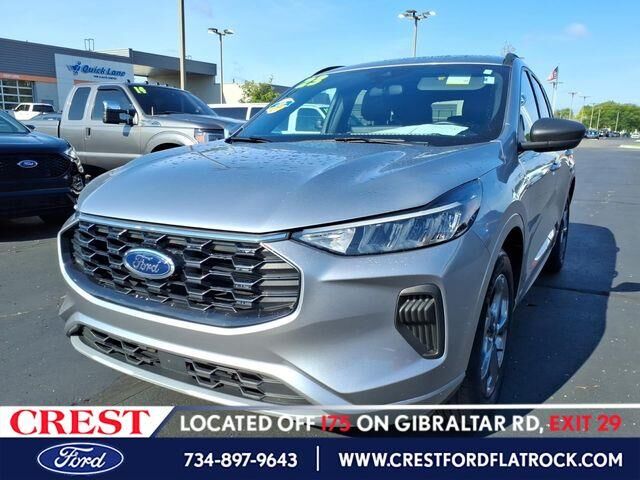 2023 Ford Escape ST-Line — photo 1 of 13