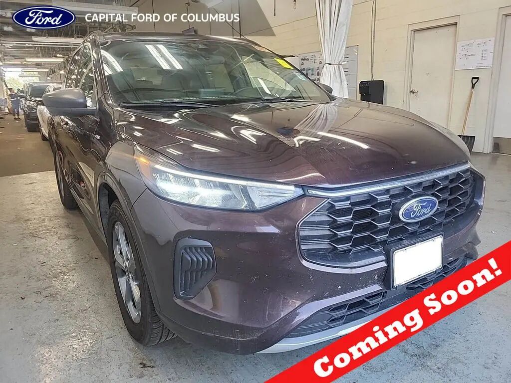 2023 Ford Escape ST-Line — photo 1 of 6
