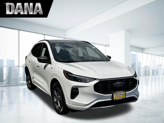 2023 Ford Escape ST-Line — photo 1 of 1