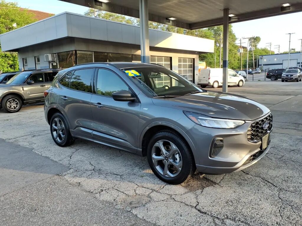 2024 Ford Escape ST-Line — photo 1 of 13