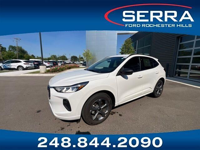 2024 Ford Escape ST-Line — photo 1 of 13
