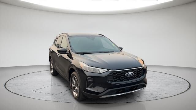 2025 Ford Escape ST-Line — photo 1 of 26