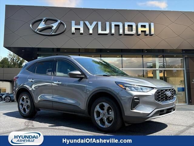 2025 Ford Escape ST-Line — photo 1 of 13