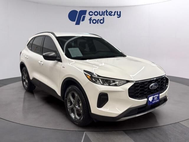 2025 Ford Escape ST-Line — photo 1 of 26