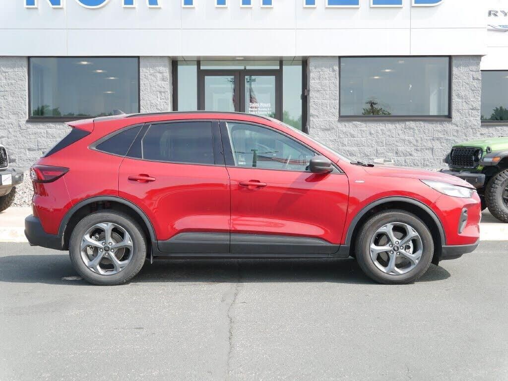 2025 Ford Escape ST-Line — photo 1 of 1